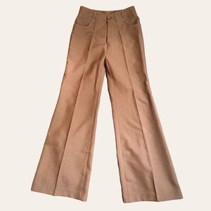 Nice unbranded brown big flared pants🕺🪩
Nice lighter brown stitching
